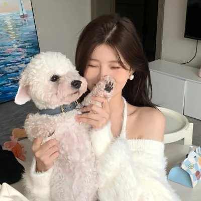 背后的她,眼前的我